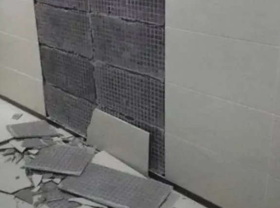 新巴尔虎左瓷砖空鼓维修公司分享下新巴尔虎左墙砖松动维修的知识